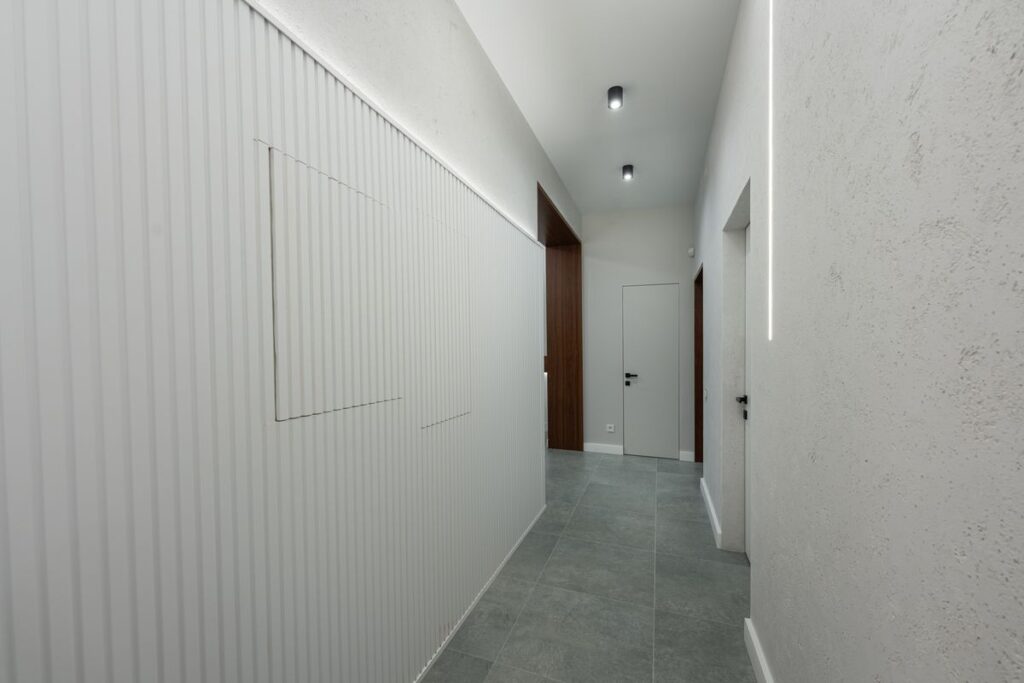 Ремонт в коридорі стоматології фото 11